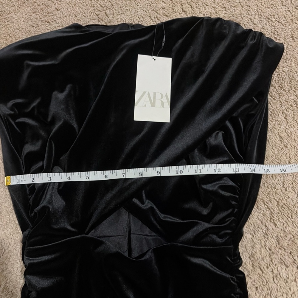 NWT Zara Black Velvet Ruched Mini Dress Shoulder Pads Size Medium Cut Out - Picture 5 of 10